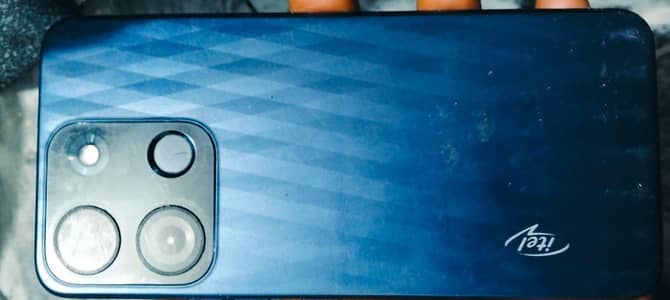 6/128 10/10 full lush condition