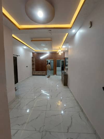 SILENT COMMERCIAL PORTION AVAILABLE FOR OFFICE PROME LOCATION 60 FT ROAD GULSHAN-E-IQBAL BLOCK 3/D1