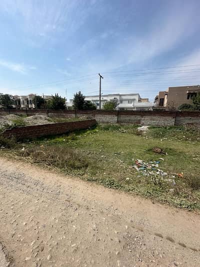 Iqbal Town Extension 4.5 Marla Plot For Sale