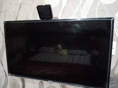 32" LED TV with Smart box