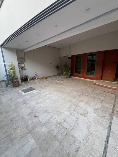 SILENT COMMERCIAL INDEPENDENT BUNGALOW AVAILABLE FOR RENT NEAR TO MAIN RASHID MINHAS ROAD GULSHAN-E-IQBAL BLOCK 2