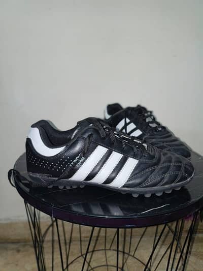 Football shoes