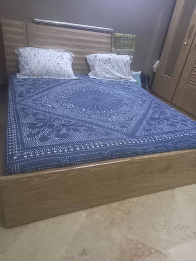 urgent sale bed plus almari