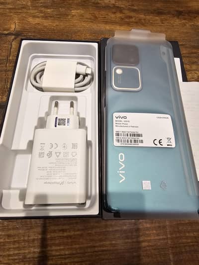 Vivo V30 12GB 256GB PTA Approved