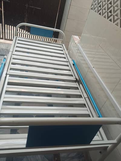 2 patients beds for sale in good condition