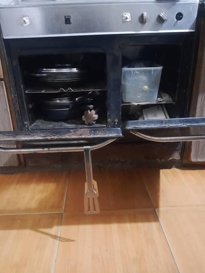 Gas cooking range