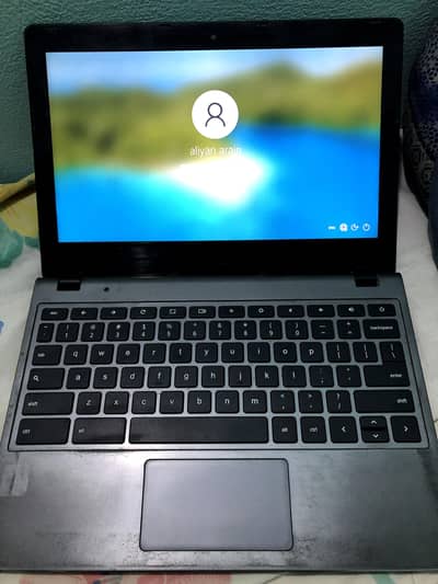 window 10 chrome book 4gb ram 128ssd