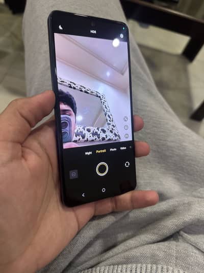 Vivo V27e 8/256 GB in Good Condition 10/9 only sides are rough