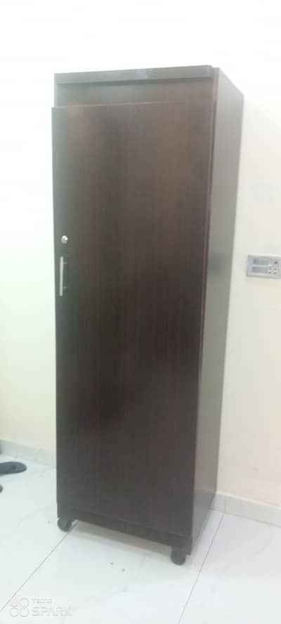 SINGLE WARDROBE FOR SALE JUST 1 MONTH USE LIKE NEWLY