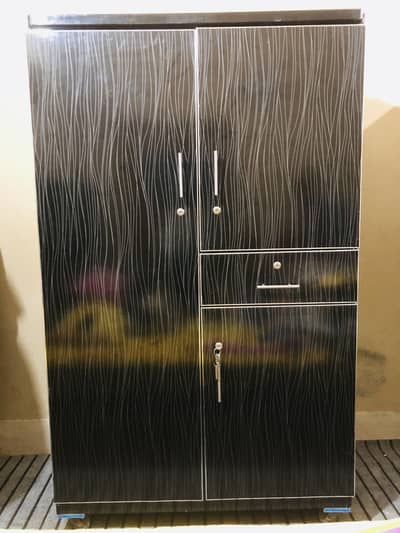 Almari / wardrobe > Read add