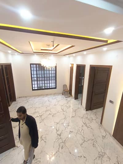 8 marla Outstanding lower Portion In DHA REHBER PRIME LOCATION