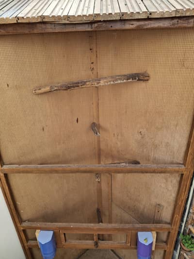 wooden cage with all accesories