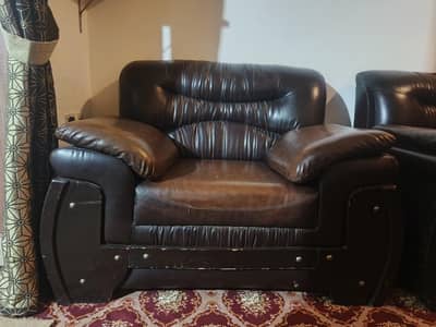 Comfortable Leather Sofa Set for Sale – Excellent Condition