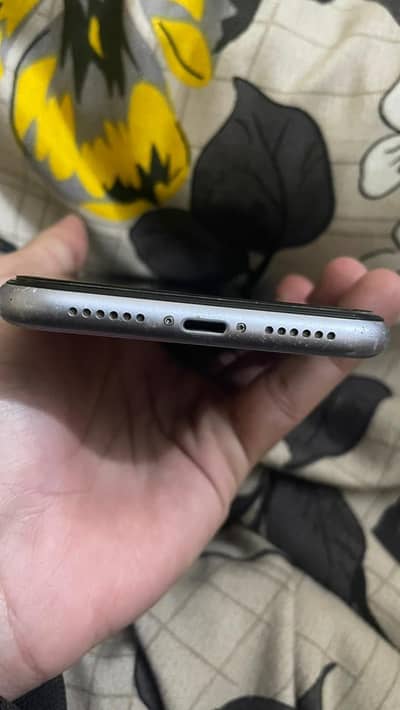 iPhone 11 factory unlock