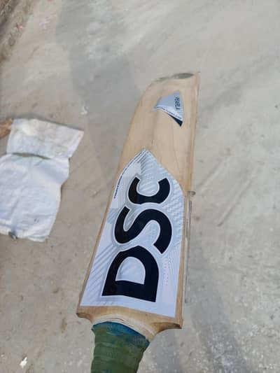 Hard bowl cricket bat English Willow