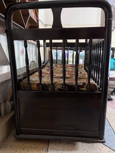 Baby cot very good condition