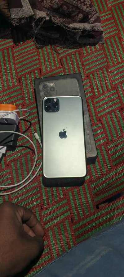 iPhone 11 pro Max non PTA jv.  64 GP.  03024409167 WhatsApp