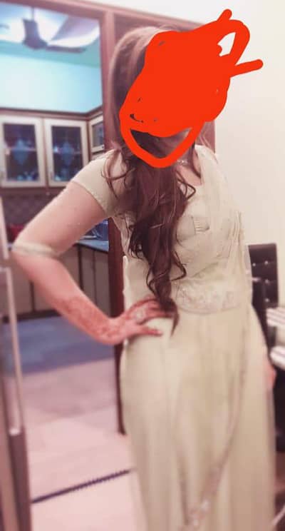 I jesi 2 sarhee hn colour alag alag hn or Kam b bohta Acha howa h