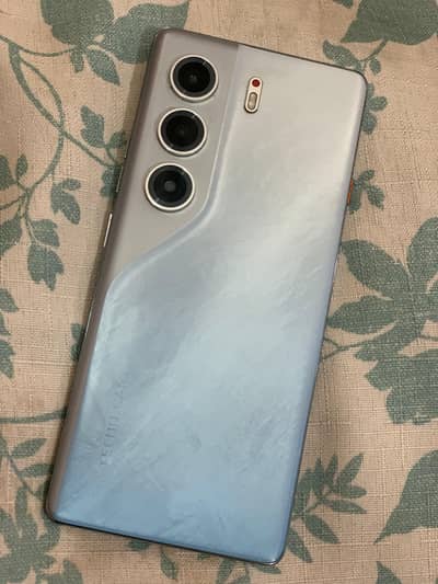 tecno camon 40pro Ram 8 /GB/256