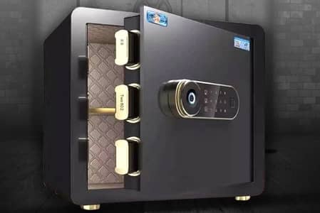 Digital safe locker fingerprint