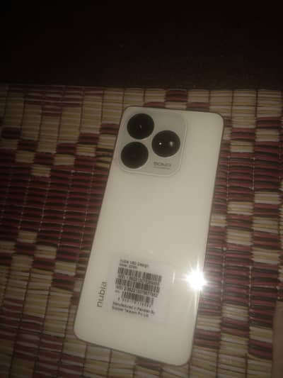 Zte nubia V60 Design