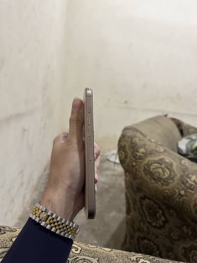 iPhone 16 pro max  diesnt colour  health 97