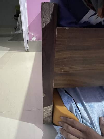 SINGLE BED FOR SALE