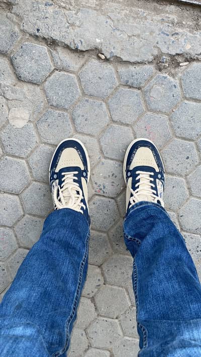 Warriors sneaker heigh top good condition