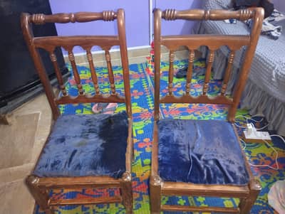two chairs sell good condition