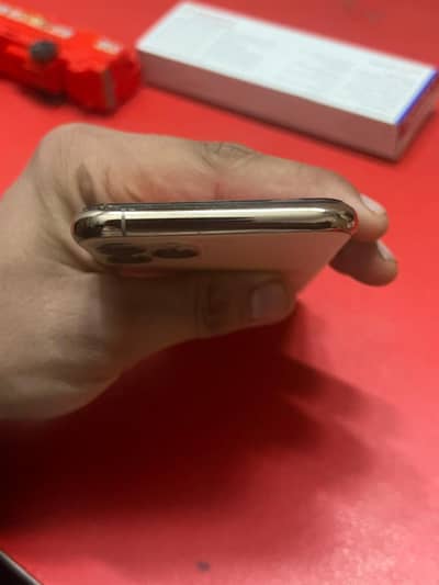 iphone 11 pro 64Gb Battery 100% original installed