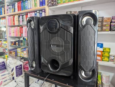 Bluetooth speaker with RGB lights