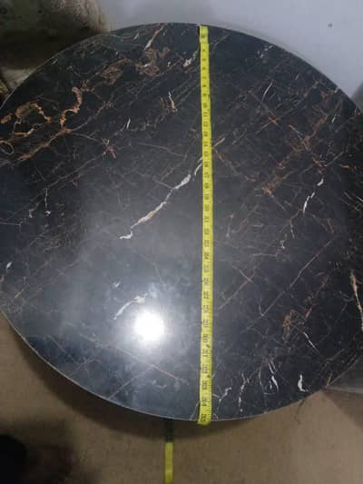 Urgent Sale Round table 36inch wood top