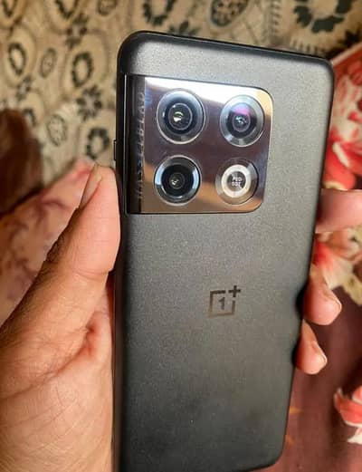 OnePlus 10 Pro 5G waterpack