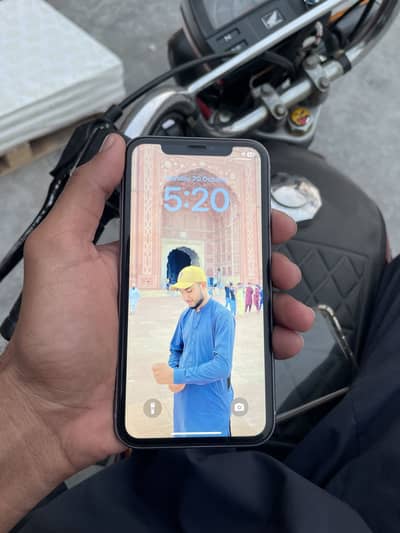 All okay phone 10 by 10 condition i phone 11 jv 64  Bettry health 89