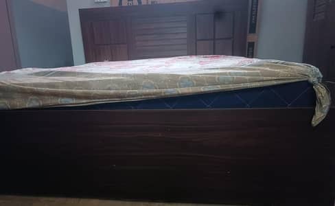 full king size bed / dressing table/ side table
