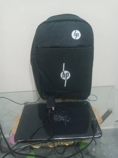 Black HP laptop