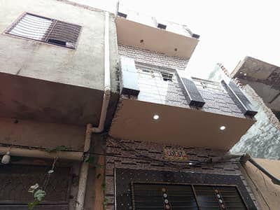 Prime Location House Sized 520 Square Feet In Tajpura