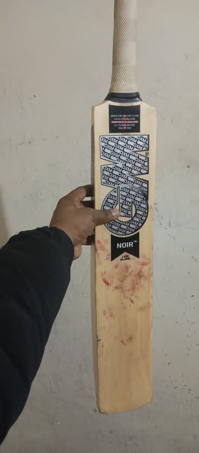 G. M    bate (((((hard ball bate only 1 month used