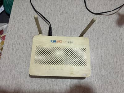 Used Hawaii 2g router xpon with charger box is missing