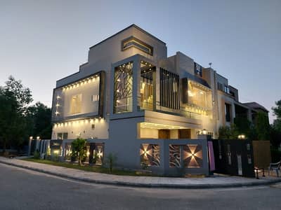 CORNER 10 MARLA BRAND NEW LUXURY HOUSE FOR SALE