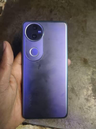 vivo v 50 All ok no open no repair with box and charger lush condition