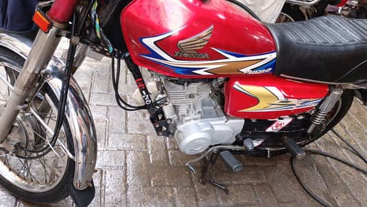 Honda 125 red   model 2020 Hyderabad number engine seld .