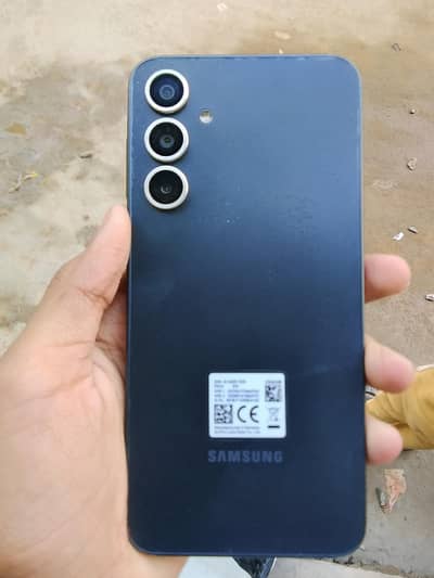 Sumsung a16. Rs. 45000. No. 03298049759