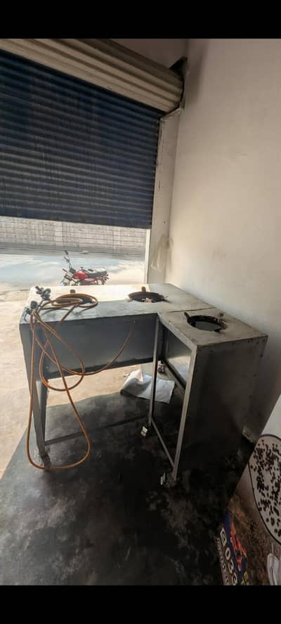 Food counter 4×4×2×1.5 Foot fresh one month use urgent sale.