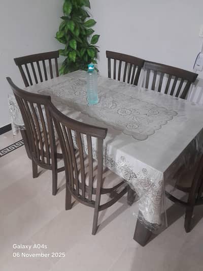 Six seater dinning table