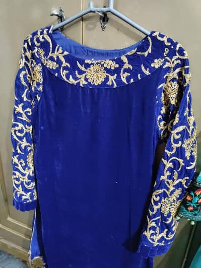 3 piece royal  blue in colour velvet
