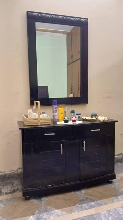 Dressing Table + Mirror