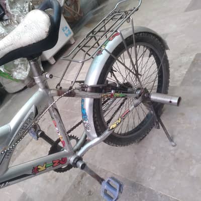 Typhoone USA sports Cycle lush condition  10/10 condition