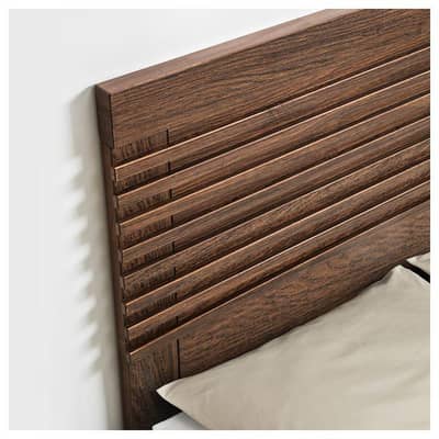 bed saed table dresing