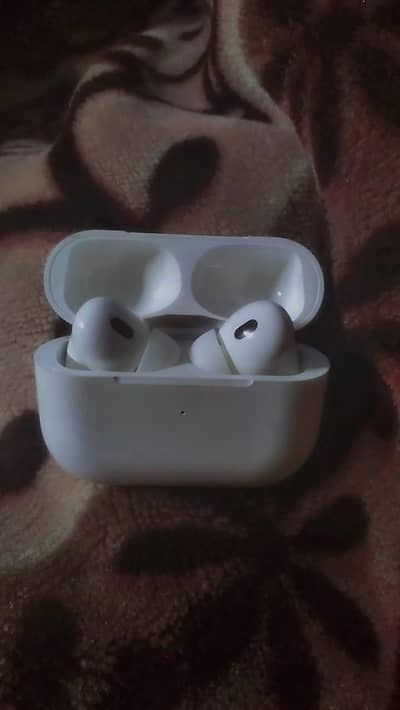 Ear burds for sale 10by10 cundition price 1500